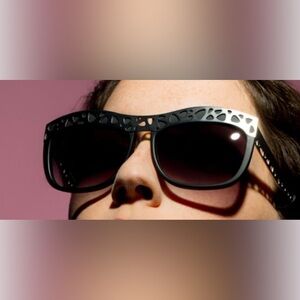 Tarian Sunglasses 
Precious